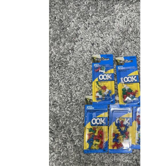 64Pcs MultiColor Push Pins Large Thumb Tacks Steel Point Standard Plastic Head - Picture 7 of 9